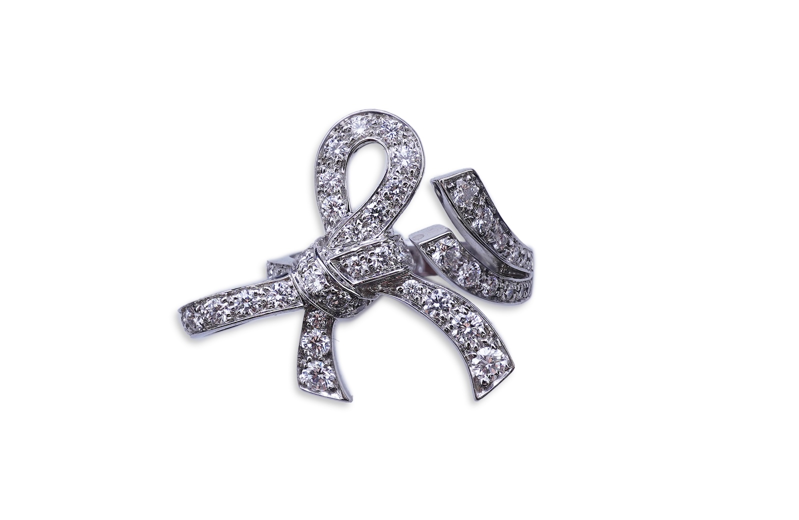 Van Cleef & Arpels, a diamond ring, 'Ruban', circa 2008